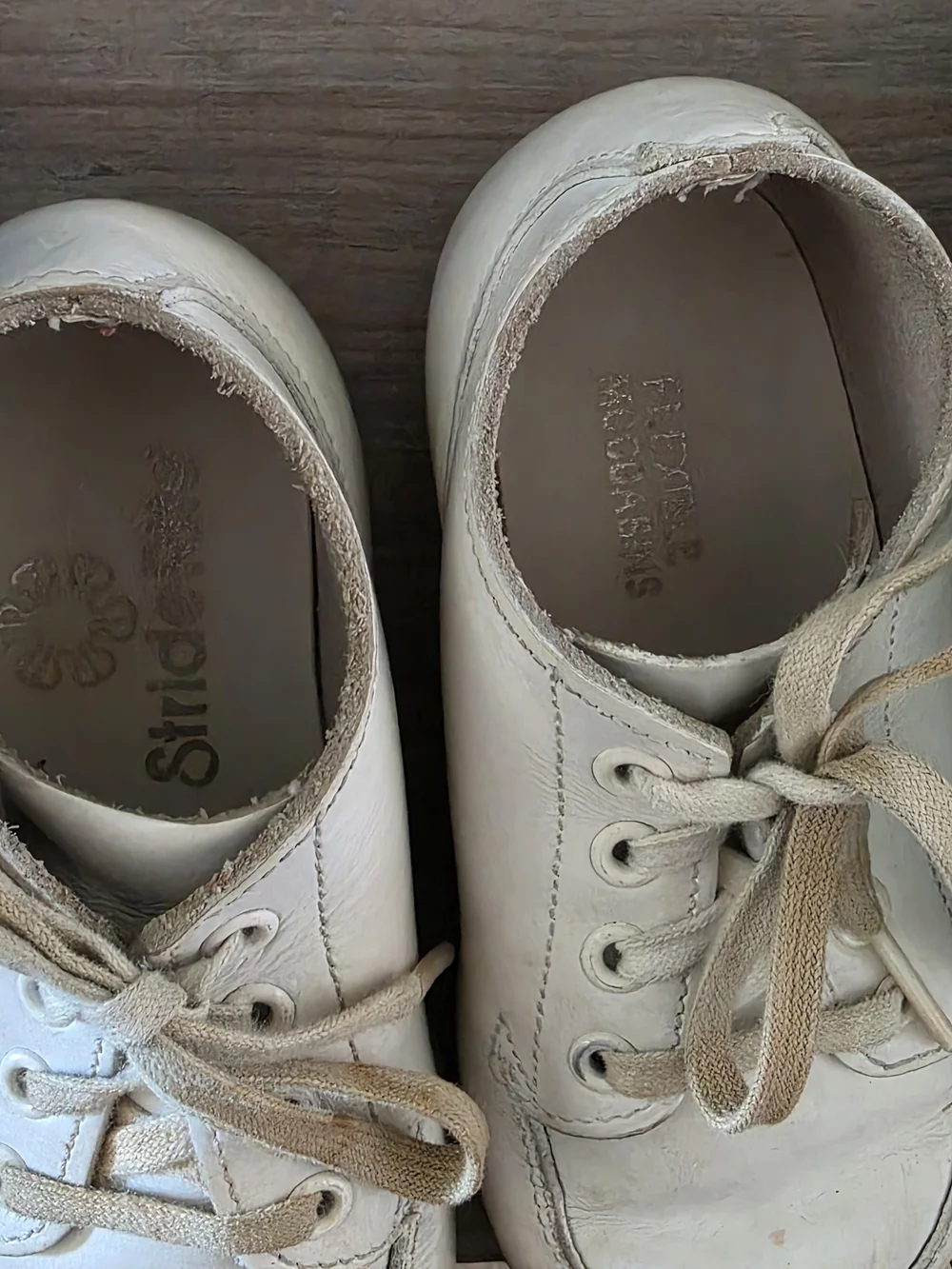 Vontage Stride Rite White Kids Leather Lace-Up Shoes